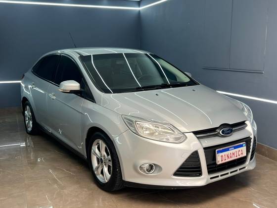 FORD FOCUS 1.6 S SEDAN 16V FLEX 4P POWERSHIFT